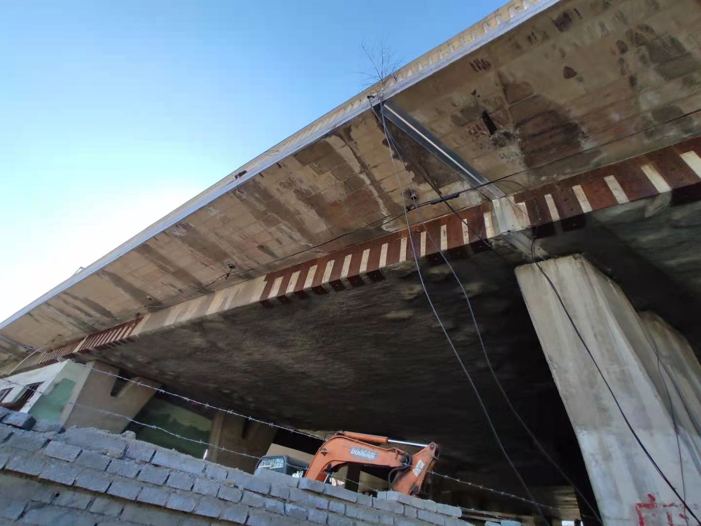 运粮湖管理区桥梁粘钢加固的四大特性